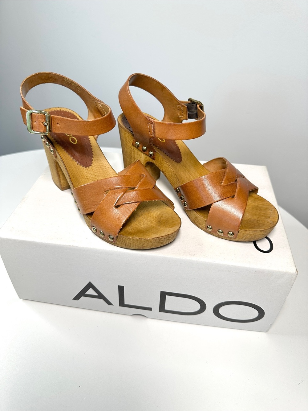 ALDO Cognac Tan Leather Sandals with Studs Wood like Sole Clog 70s 5 35